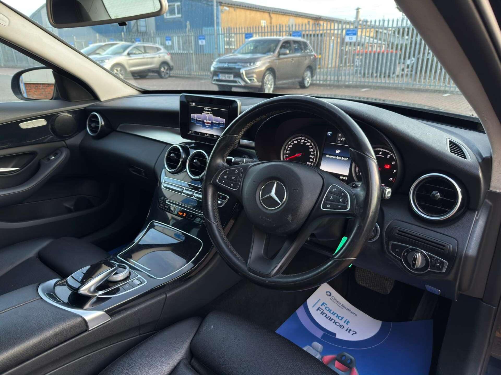 Mercedes-Benz C Class view 12