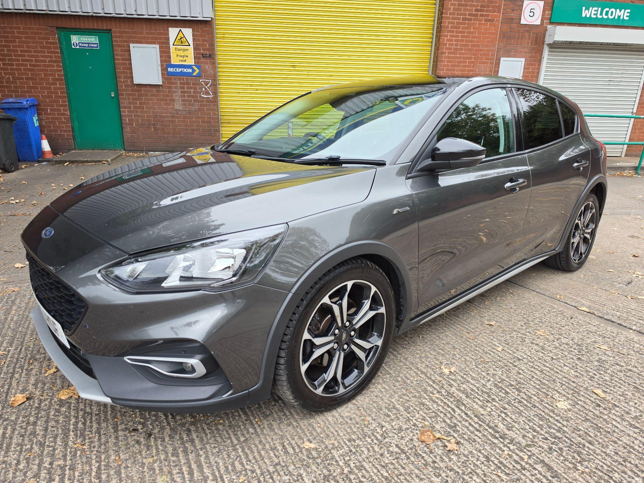 Ford Focus view 45