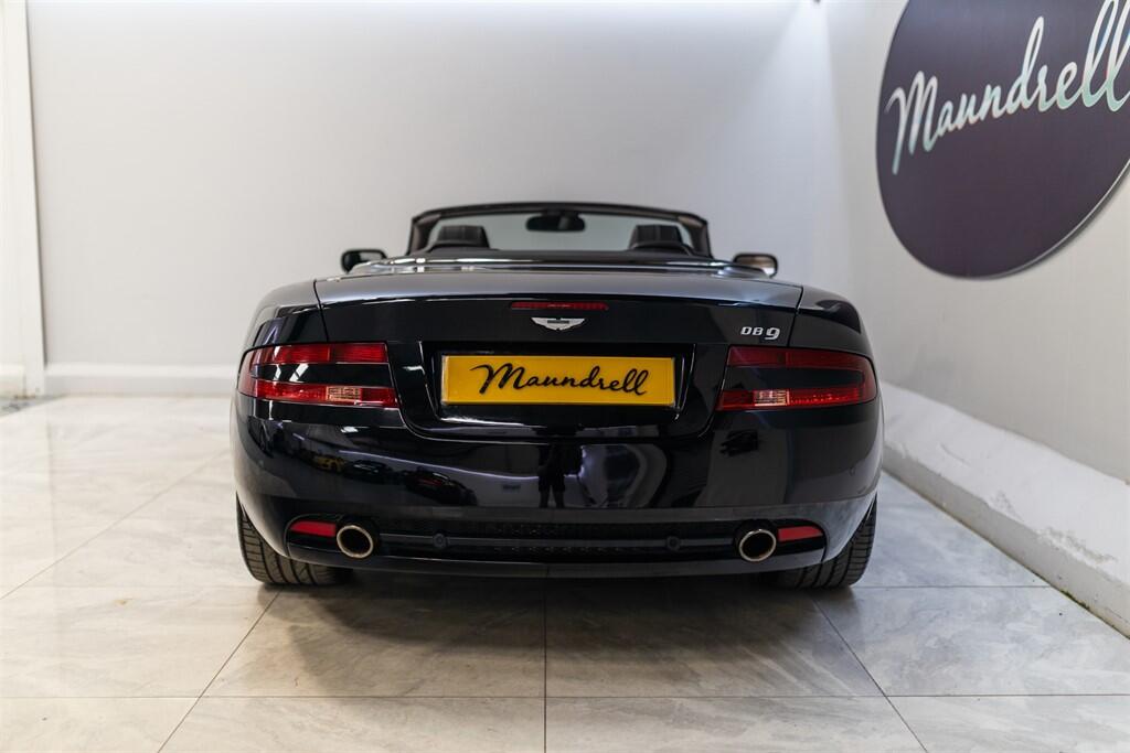 Aston Martin DB9 view 6