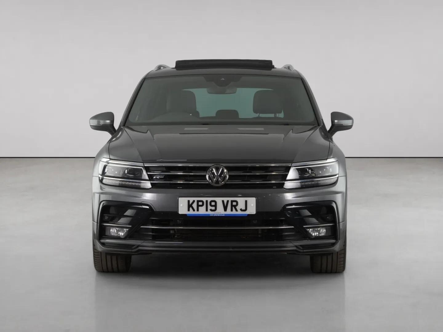 Volkswagen Tiguan view 5