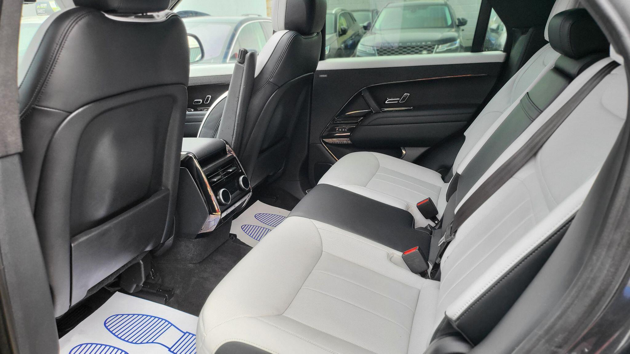 Land Rover Range Rover Sport view 19