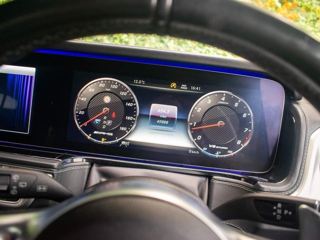 Mercedes-Benz G-Class view 29