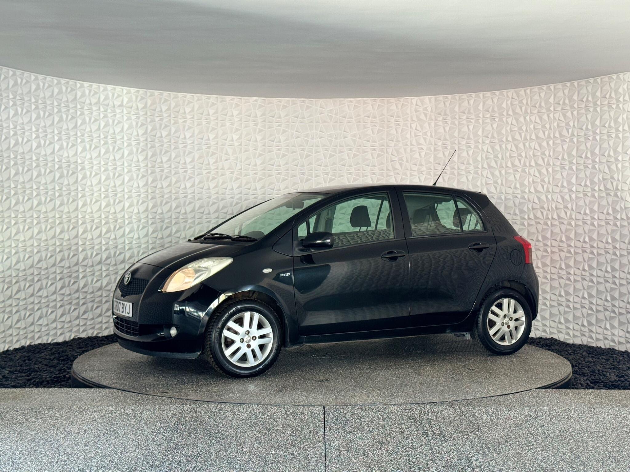 Toyota Yaris view 18