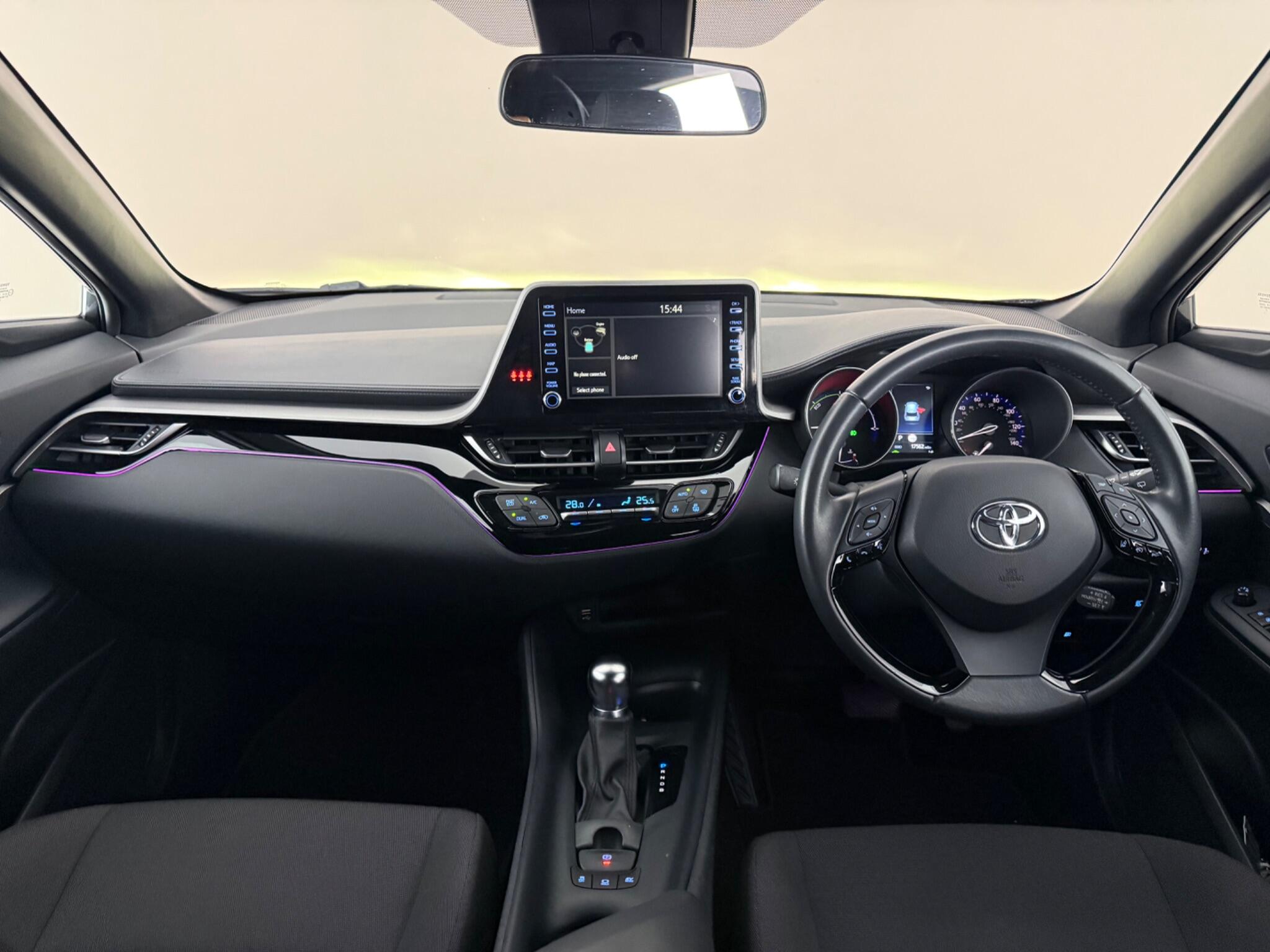 Toyota C-HR view 14