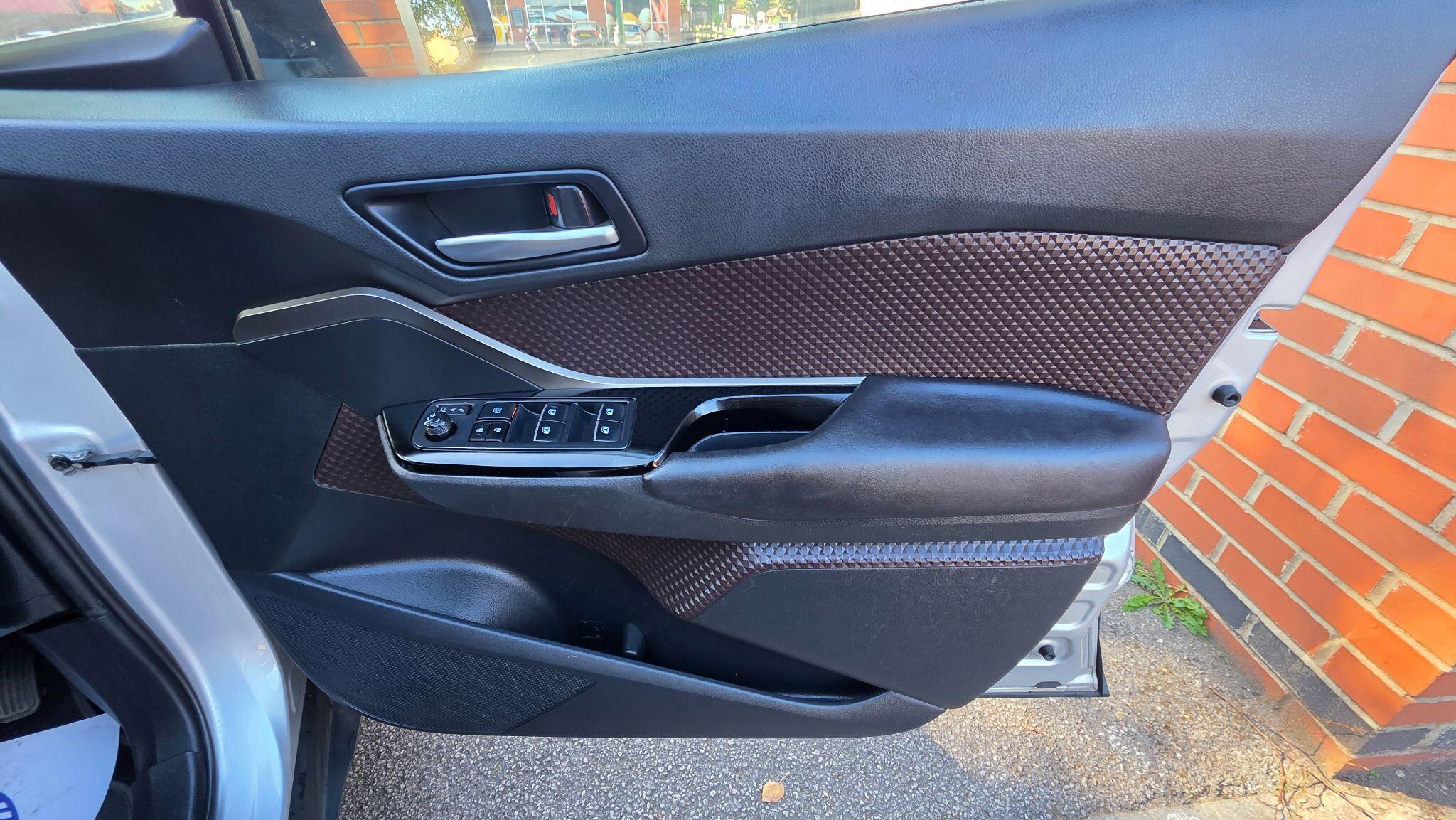 Toyota C-HR view 38