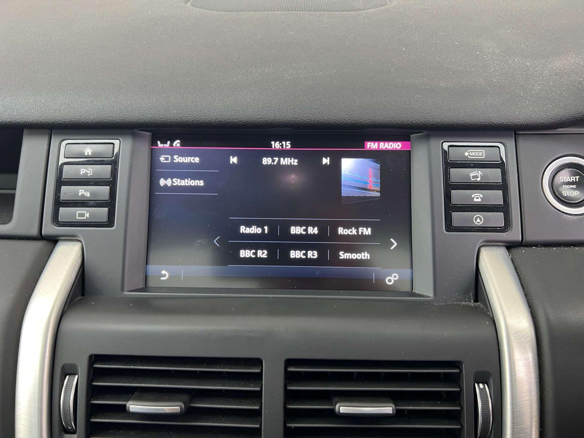Land Rover Discovery Sport view 39