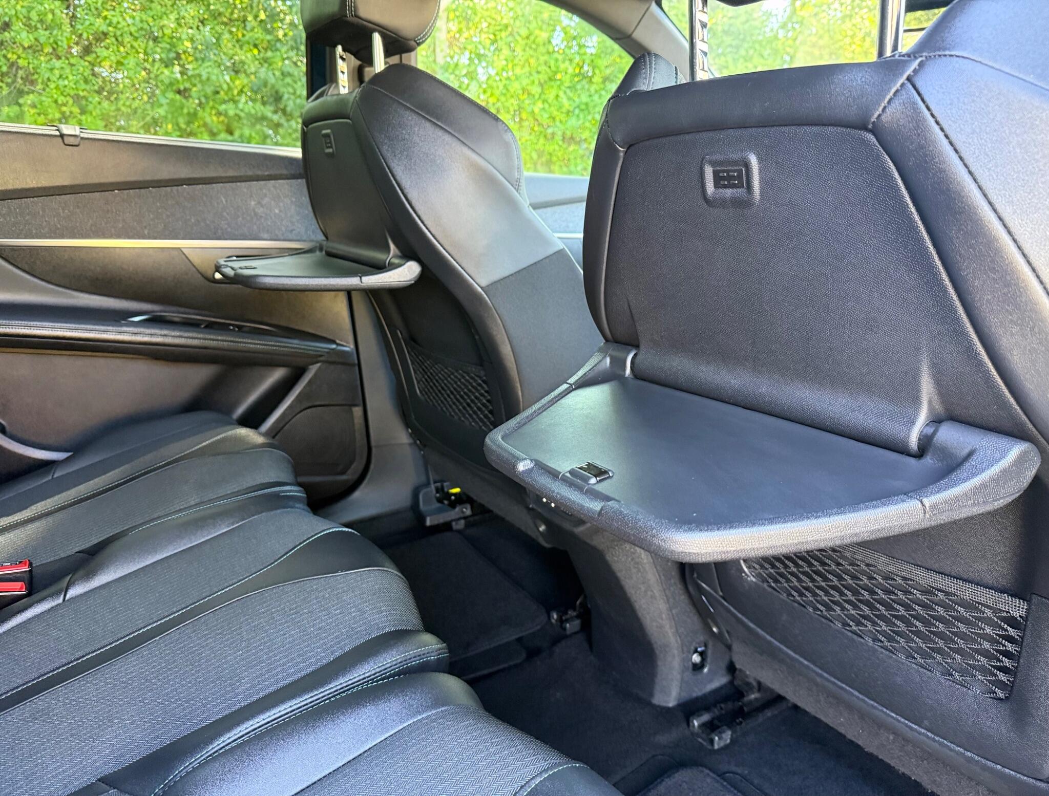 Peugeot 5008 view 11