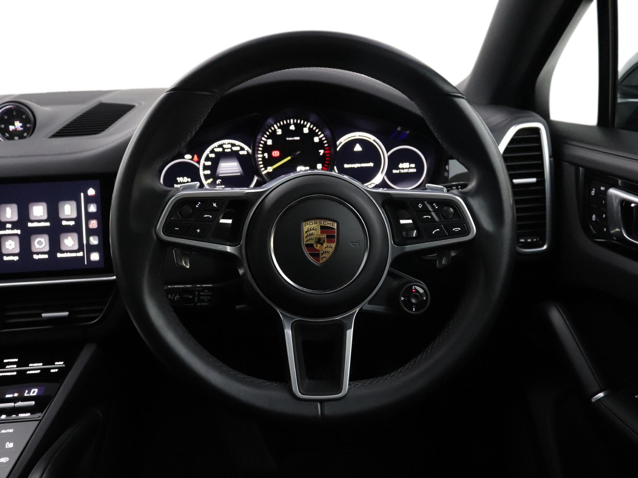 Porsche Cayenne view 11