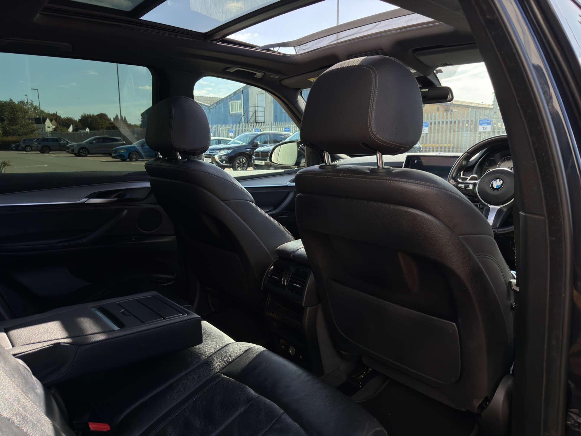 BMW X5 view 25