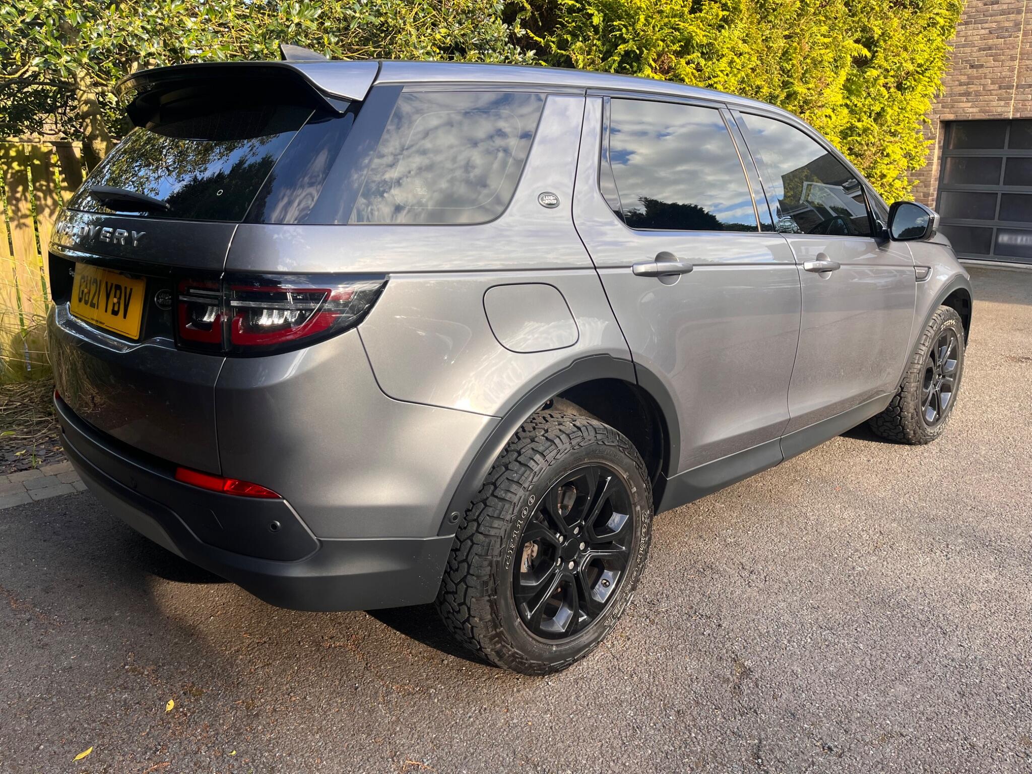 Land Rover Discovery Sport view 15