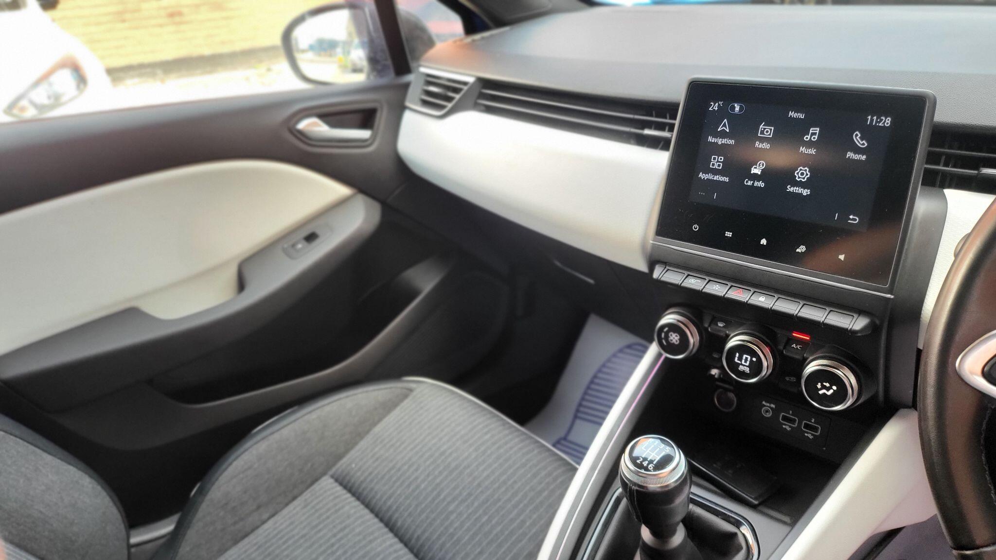 Renault Clio view 31
