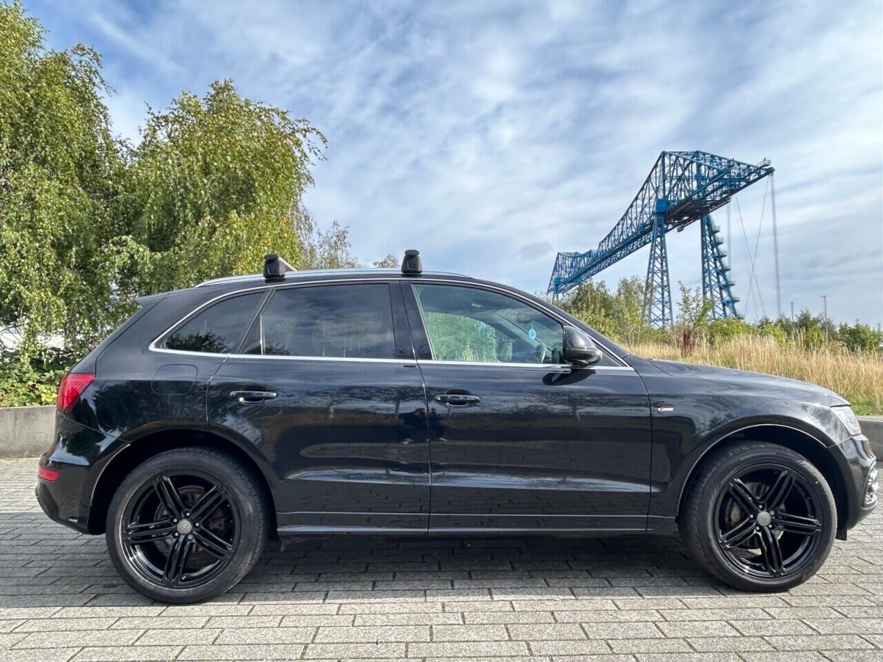 Audi Q5 view 2