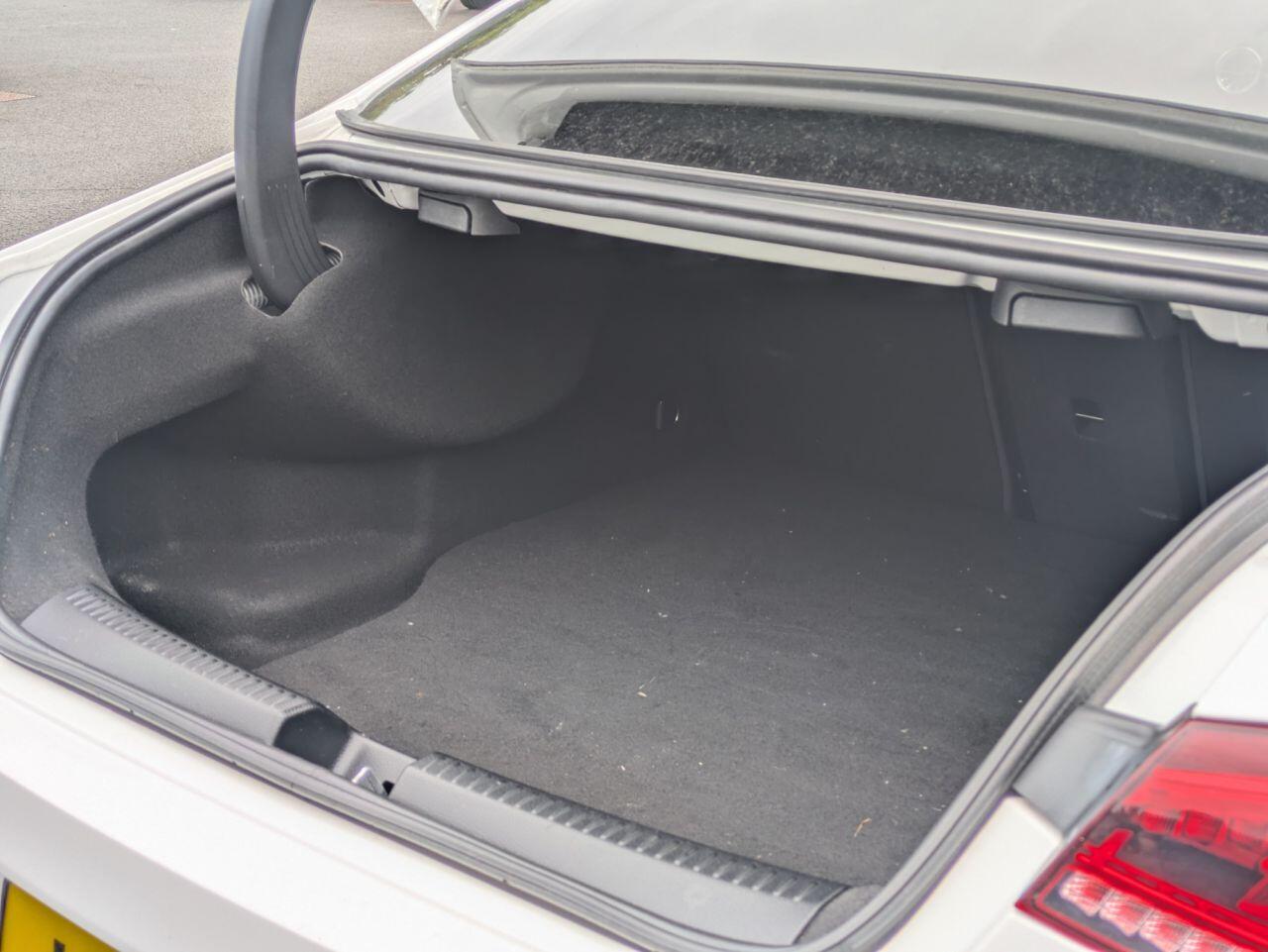 Mercedes-Benz Cla view 32