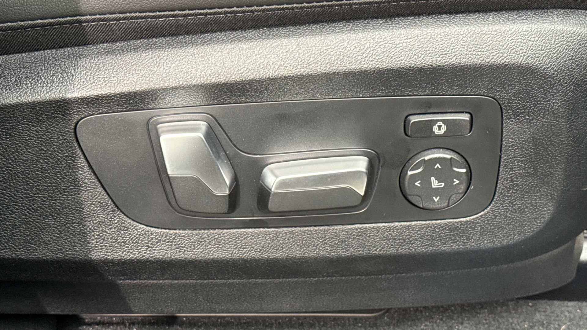 BMW X5 view 24