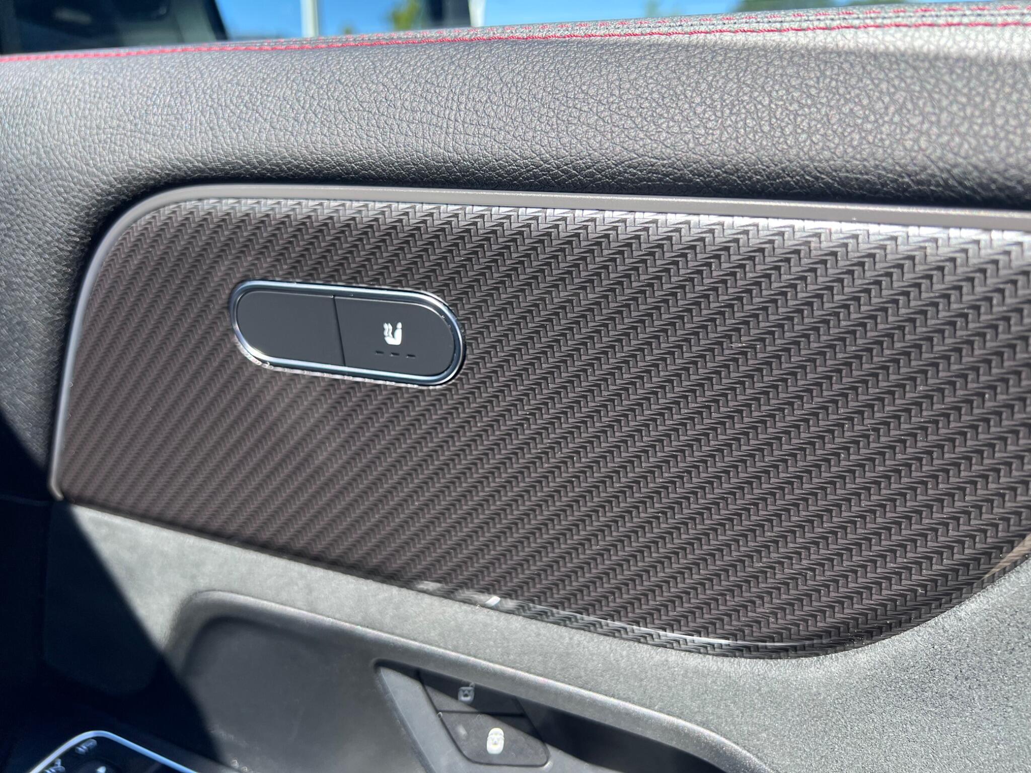 Mercedes-Benz Gla view 32