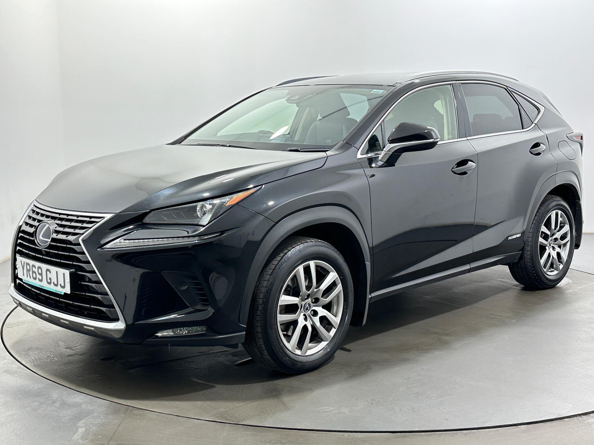 Lexus NX view 4