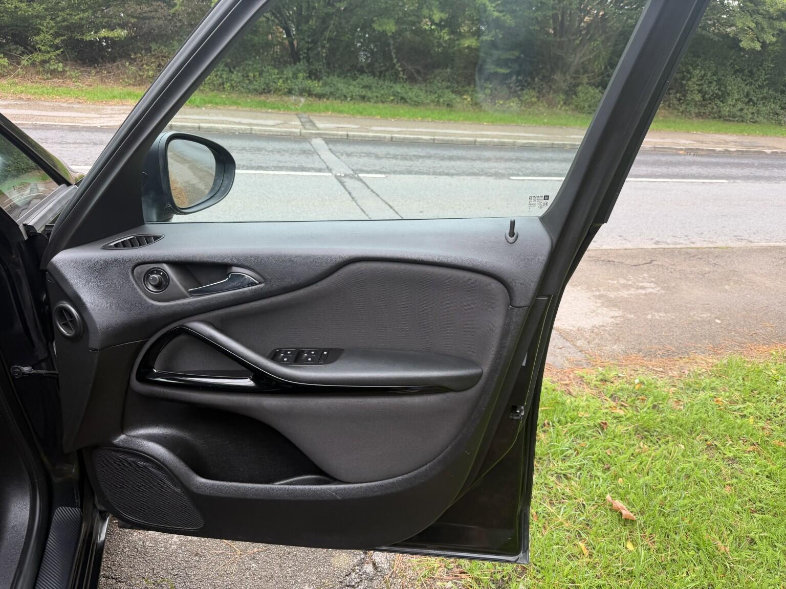 Vauxhall Zafira Tourer view 14