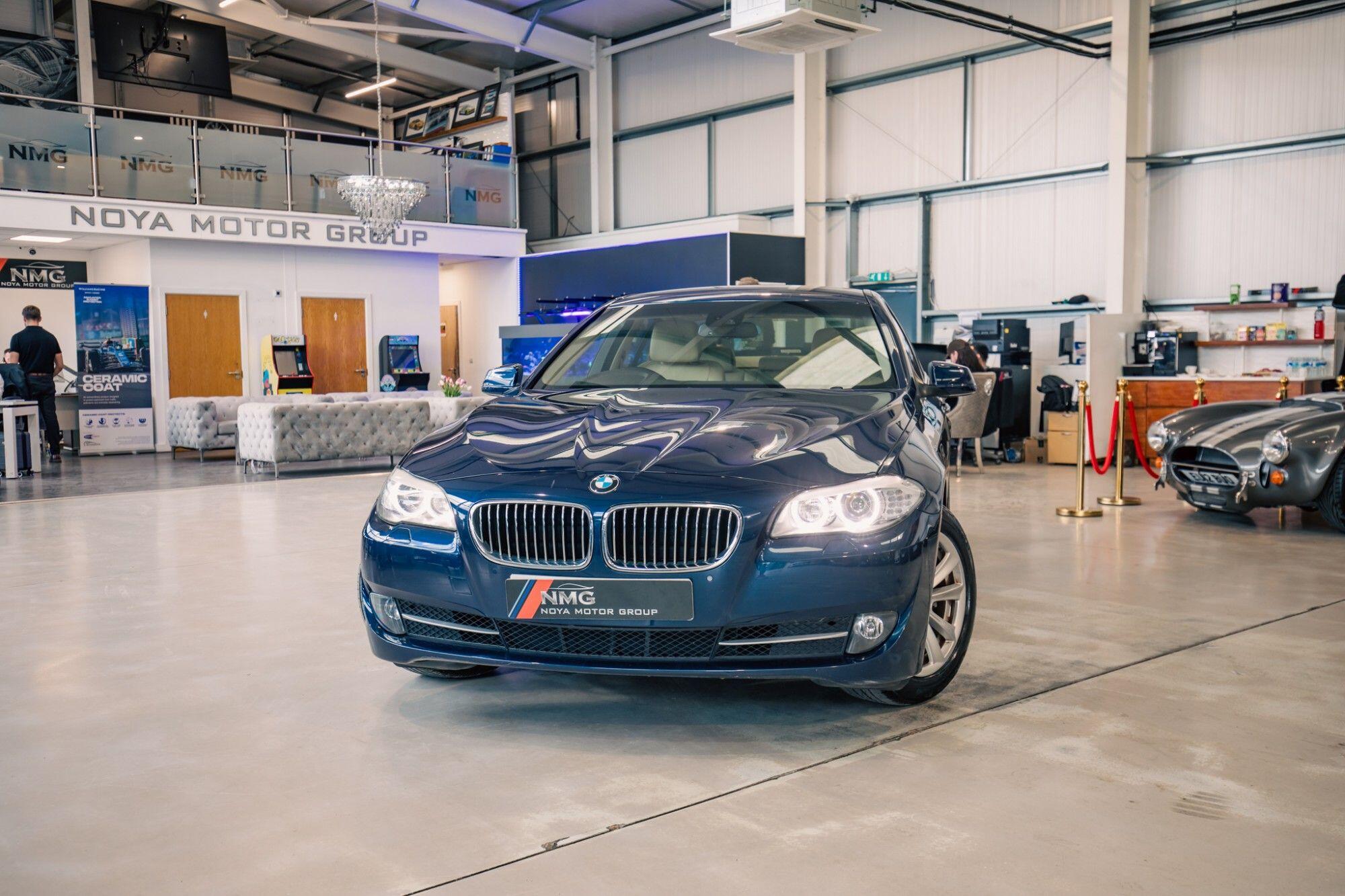 BMW 5 Series view 4