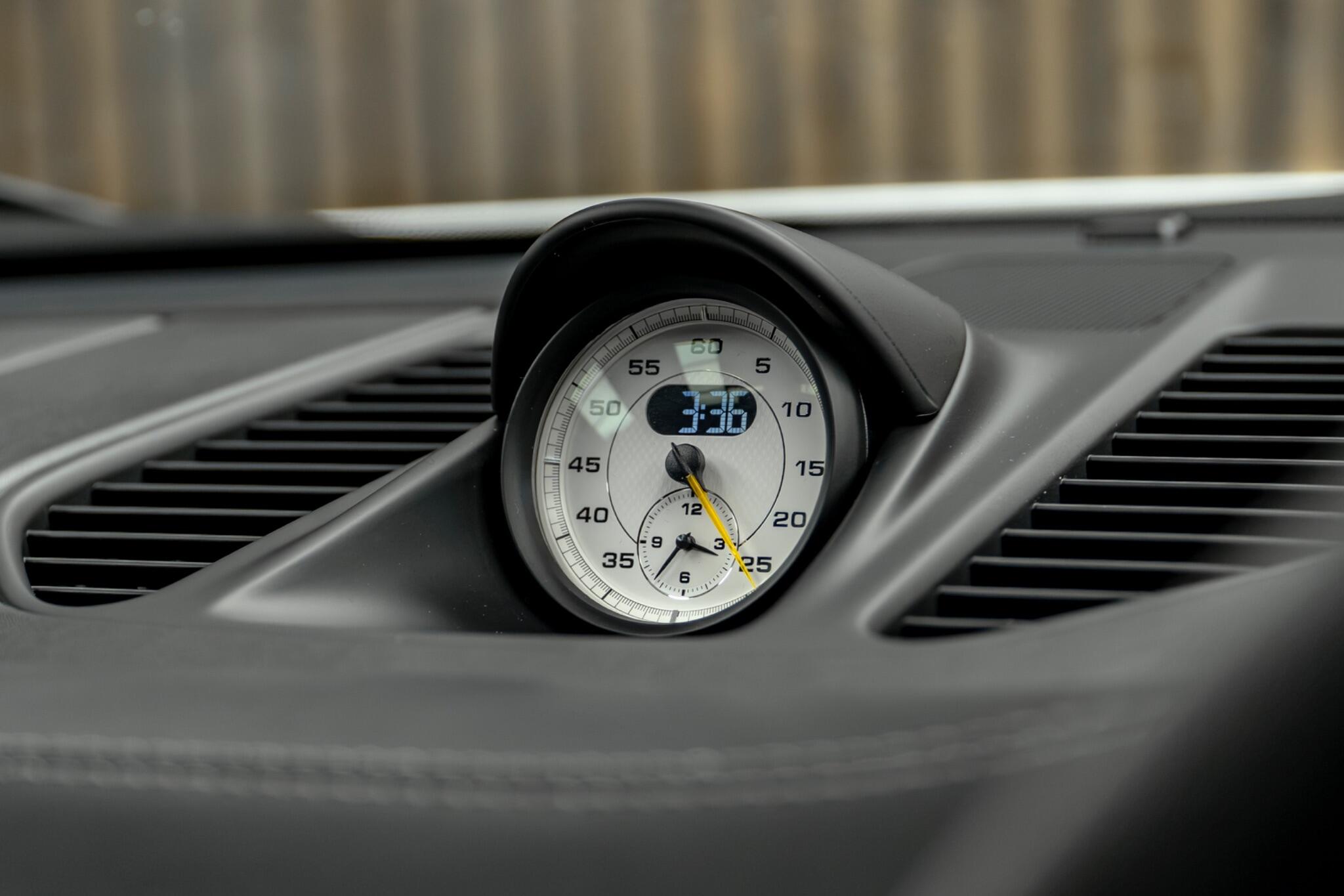 Porsche 911 view 43