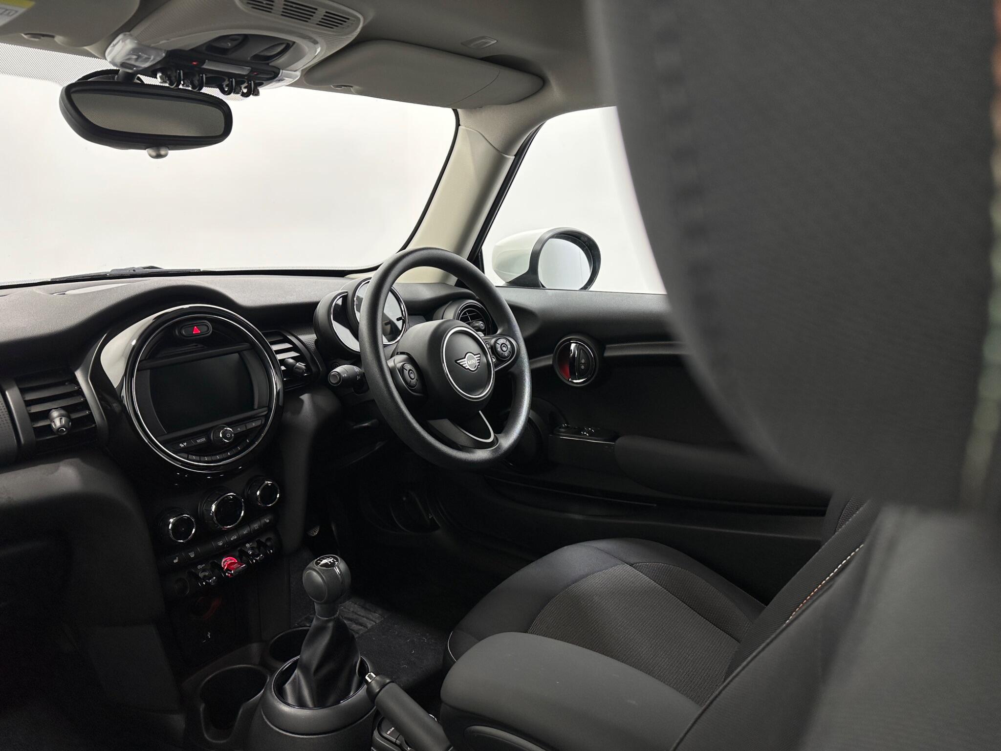 Mini Hatch view 28
