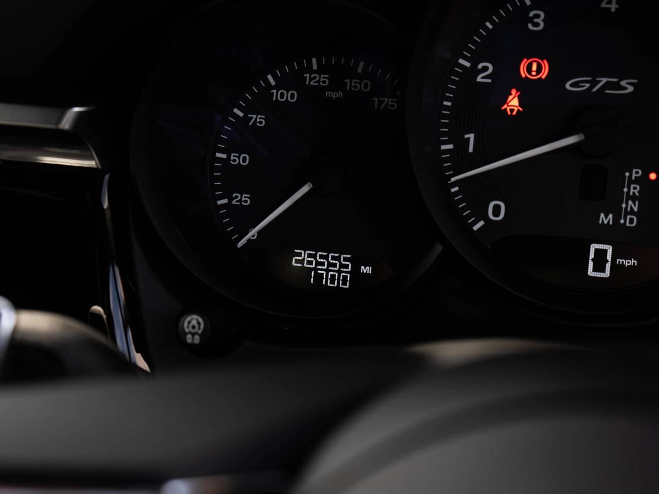 Porsche Macan view 21