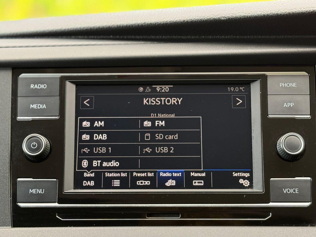 Volkswagen Transporter view 21