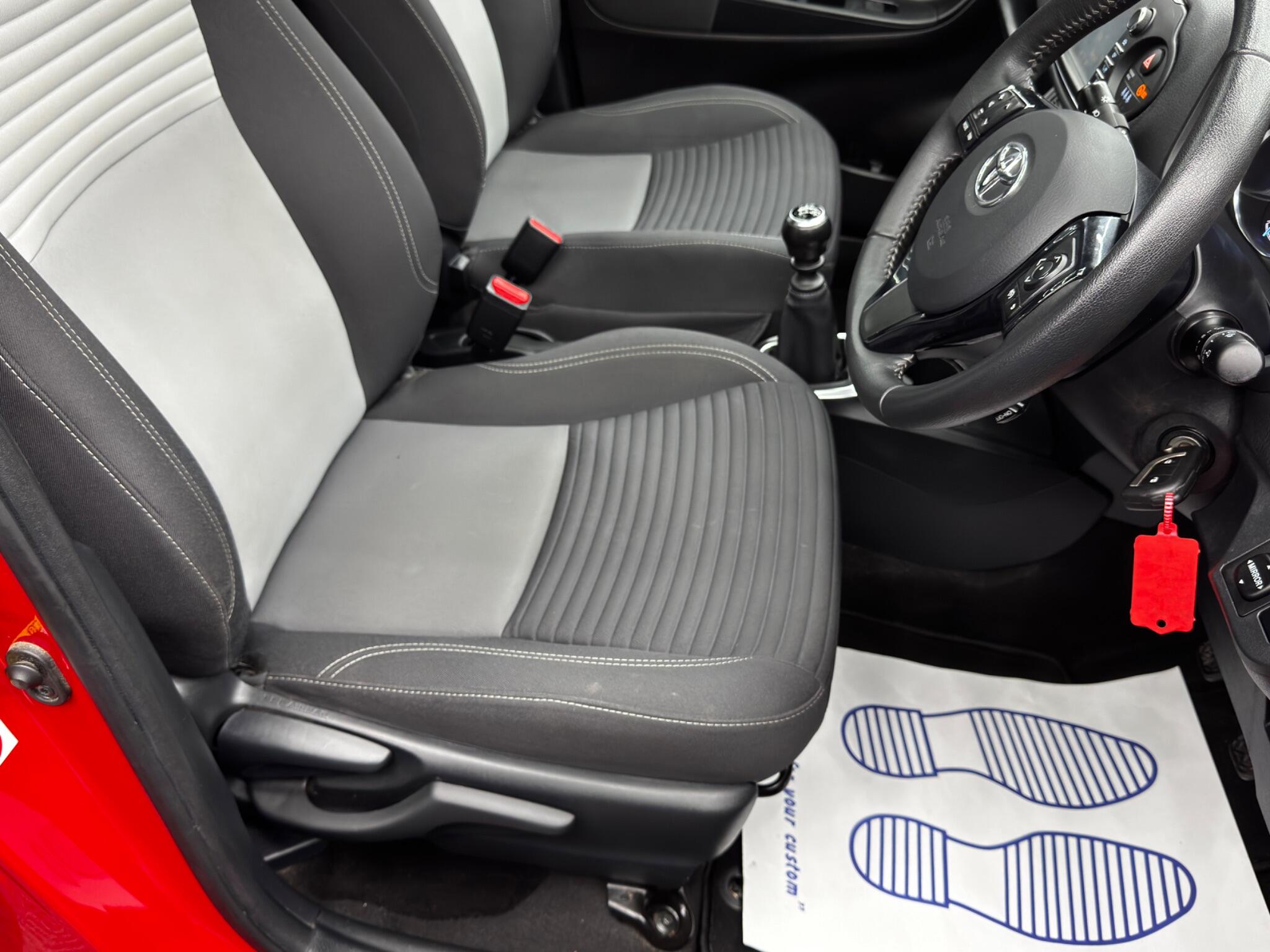 Toyota Yaris view 13