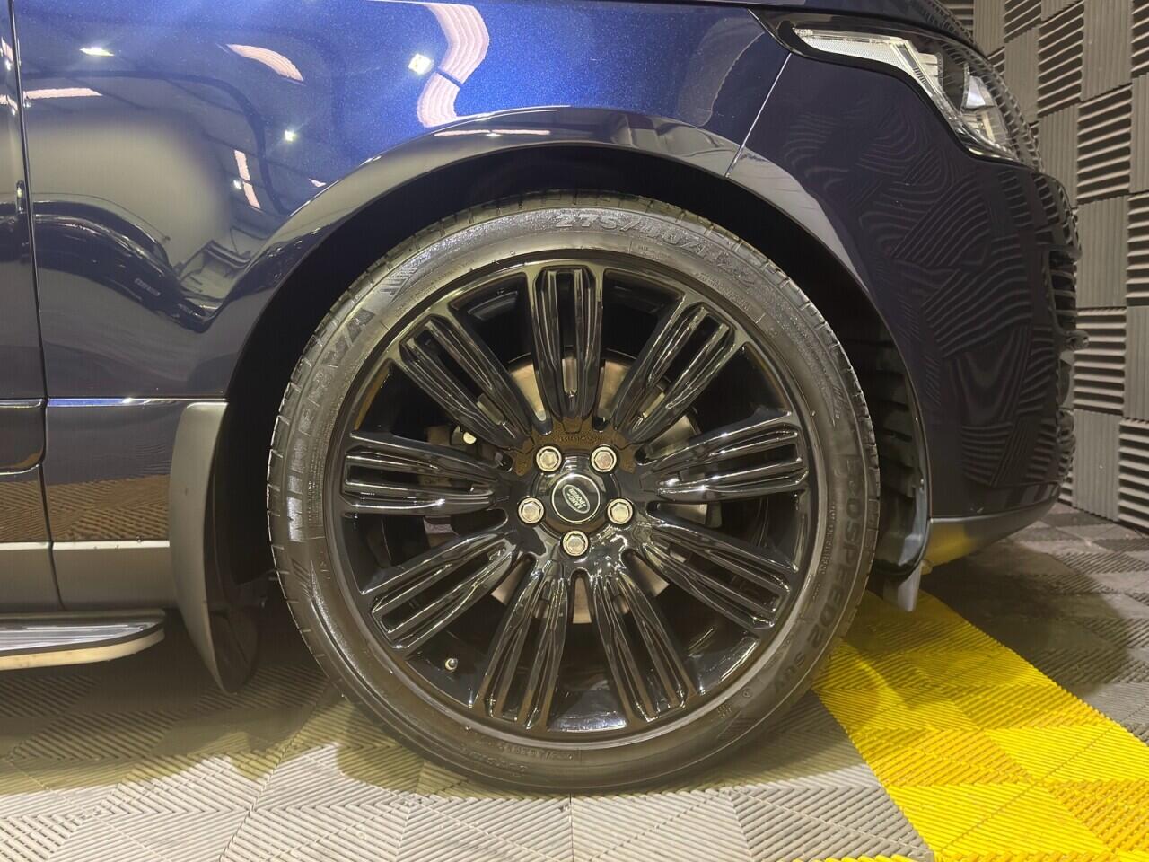 Land Rover Range Rover view 12