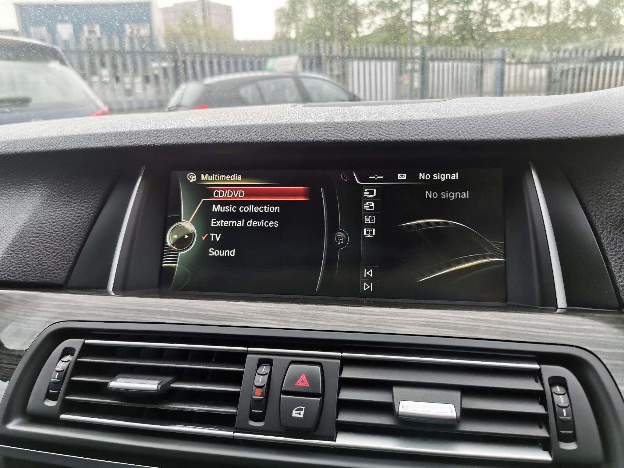 BMW 5 Series view 33