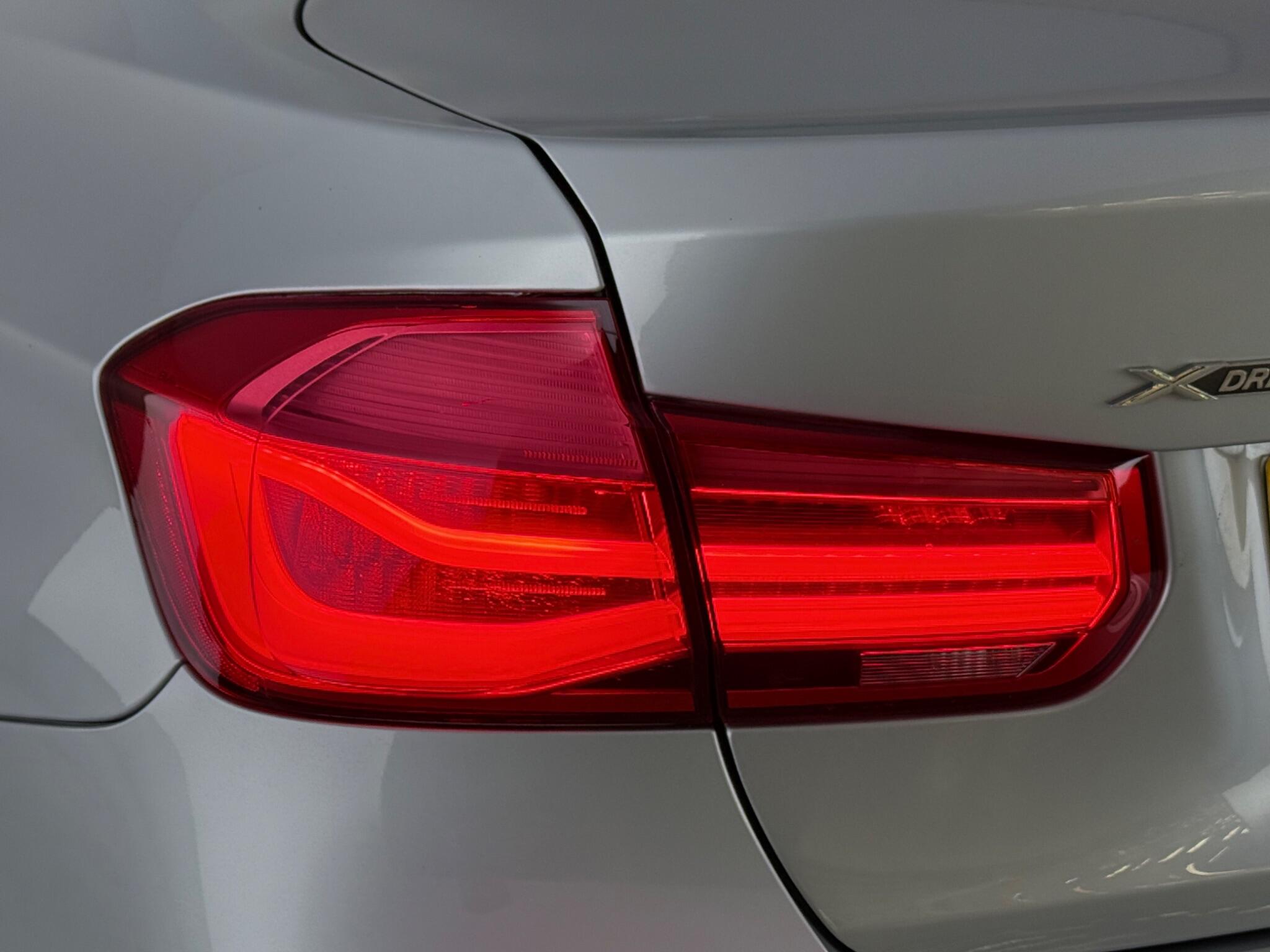 BMW 3 Series view 10