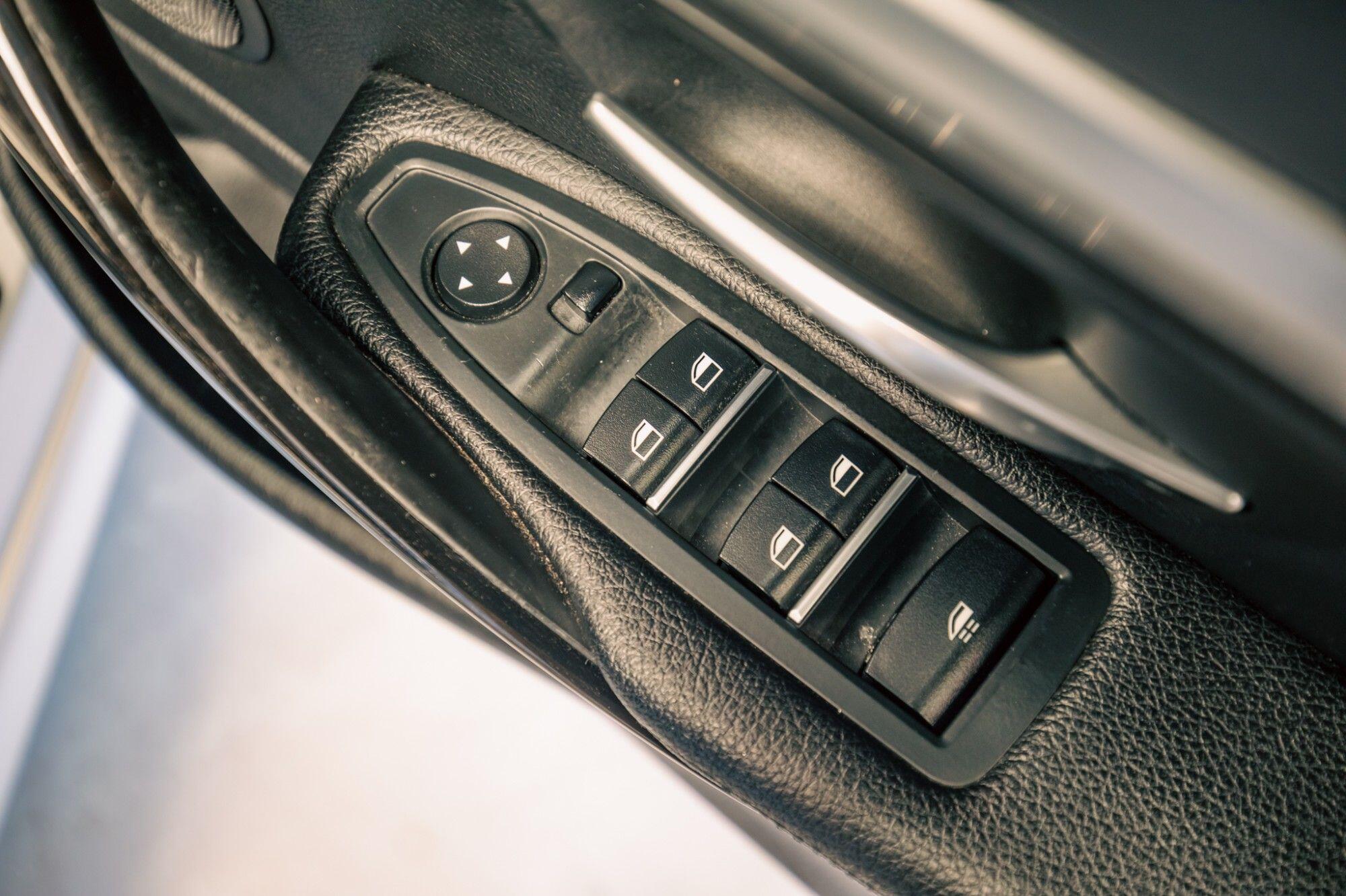 BMW 4 Series view 9