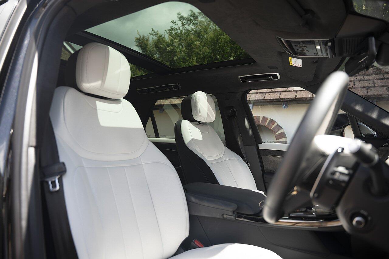 Land Rover Range Rover Sport view 8