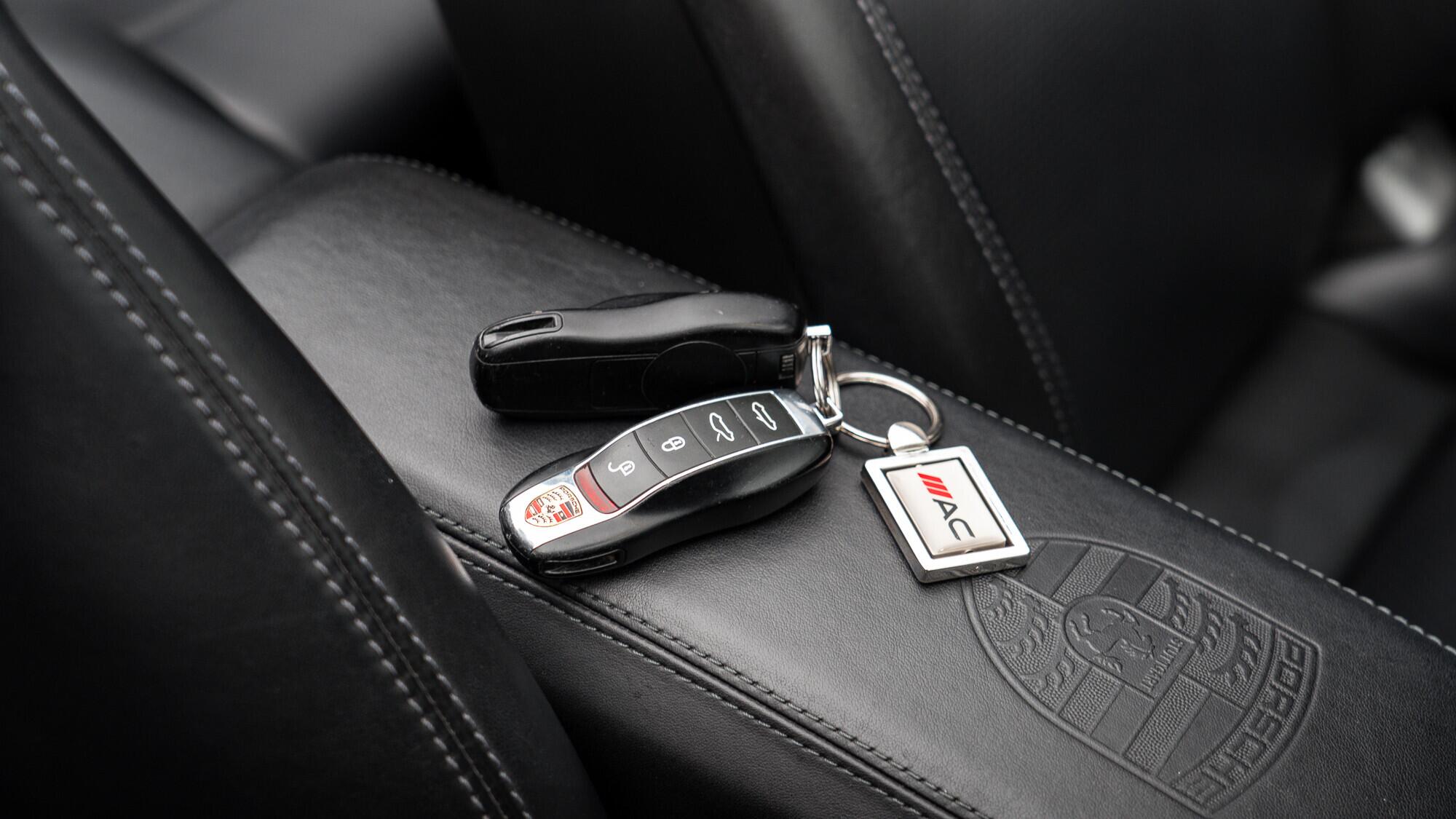 Porsche 911 view 55