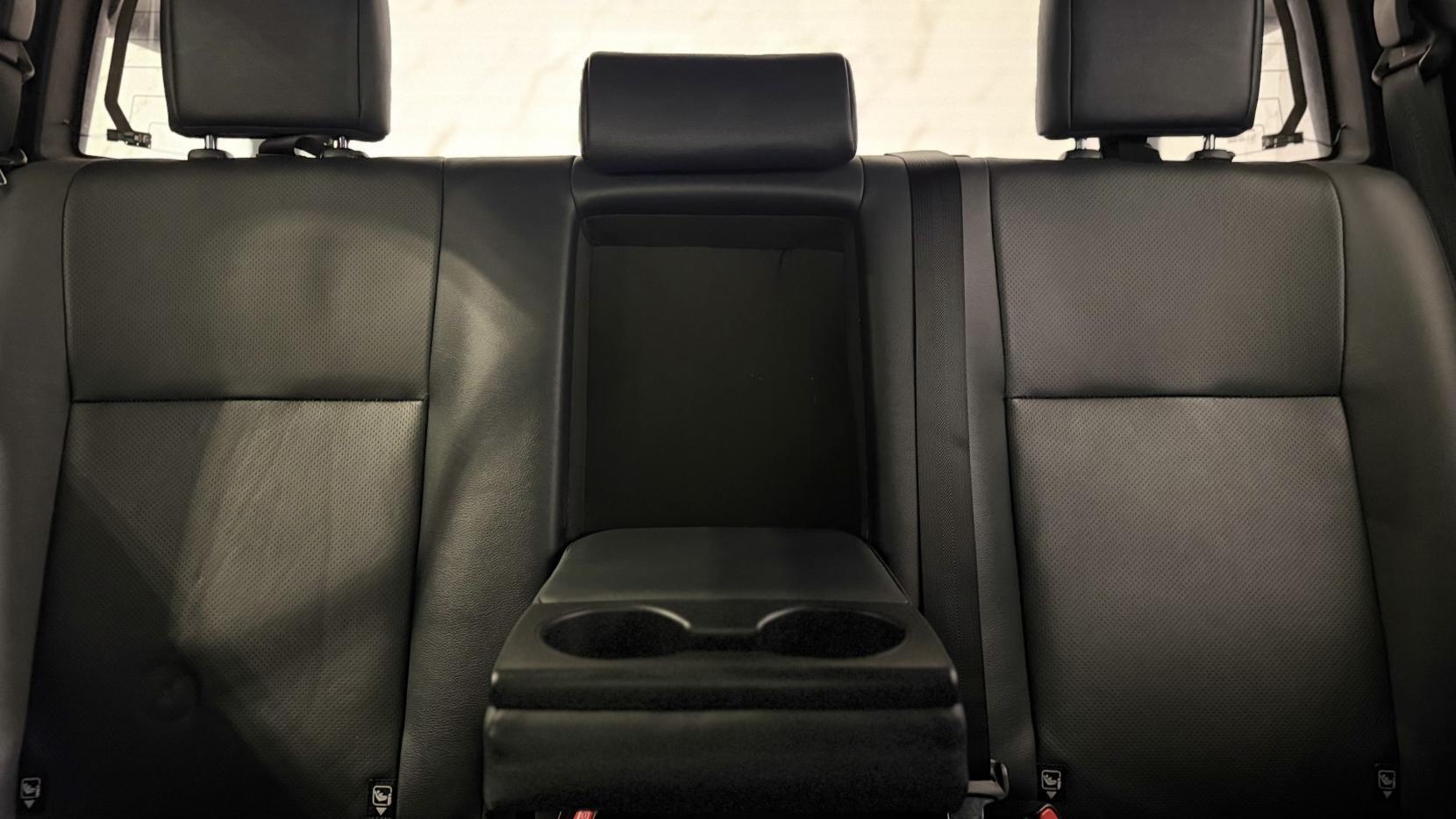 Toyota Hilux view 15