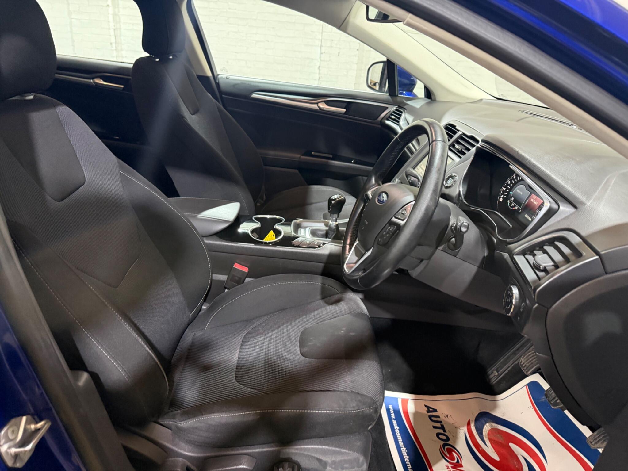 Ford Mondeo view 34