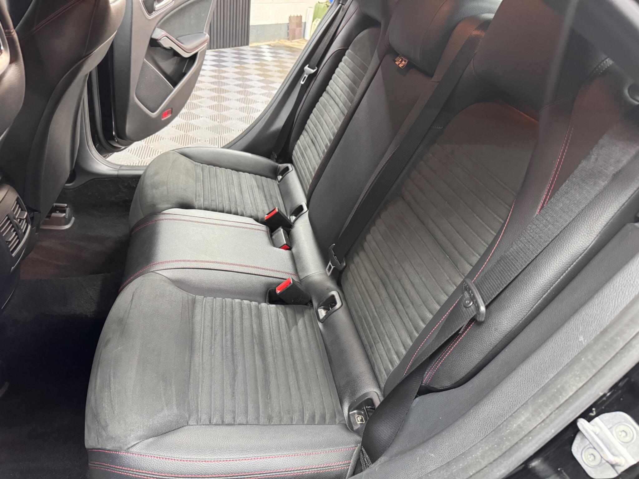 Mercedes-Benz Cla view 42
