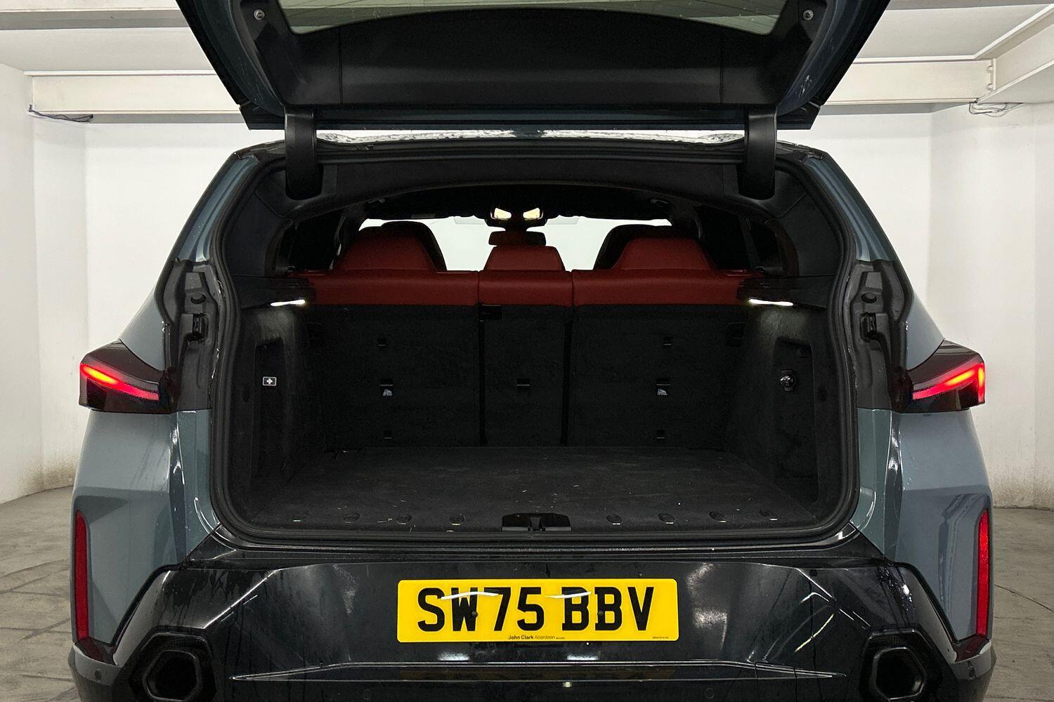 BMW XM view 14