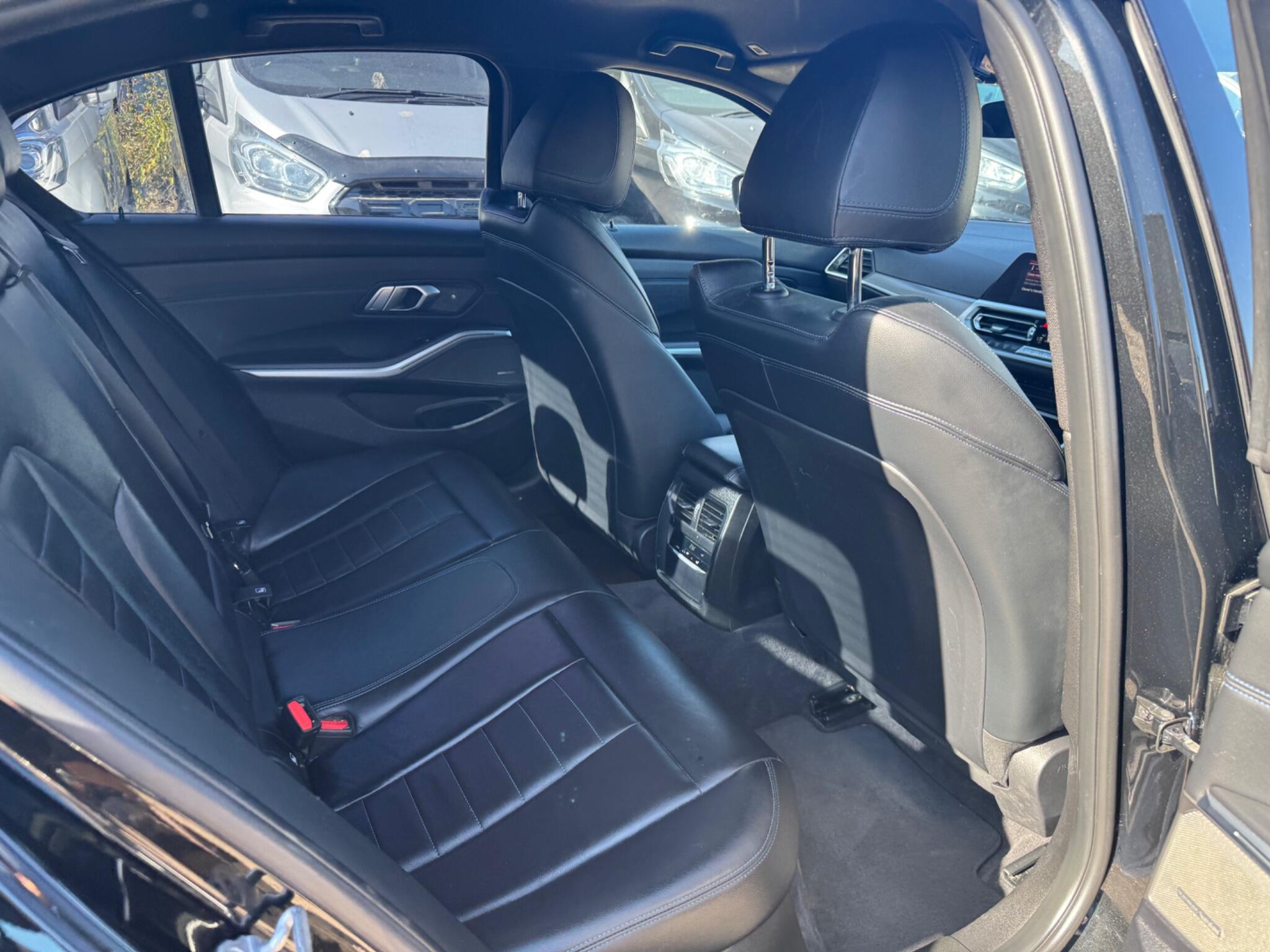 BMW 3 Series view 18