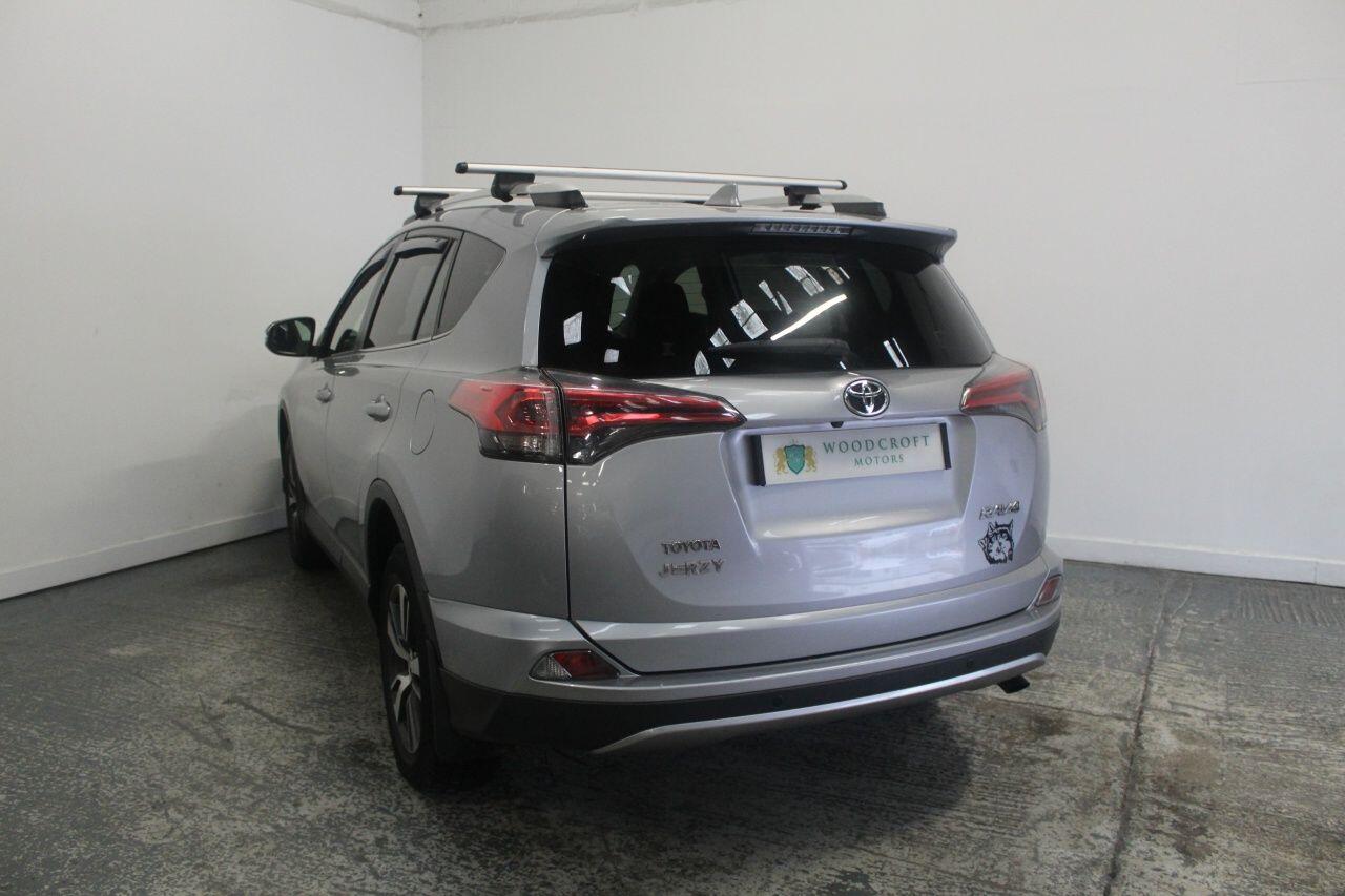 Toyota Rav4 view 7