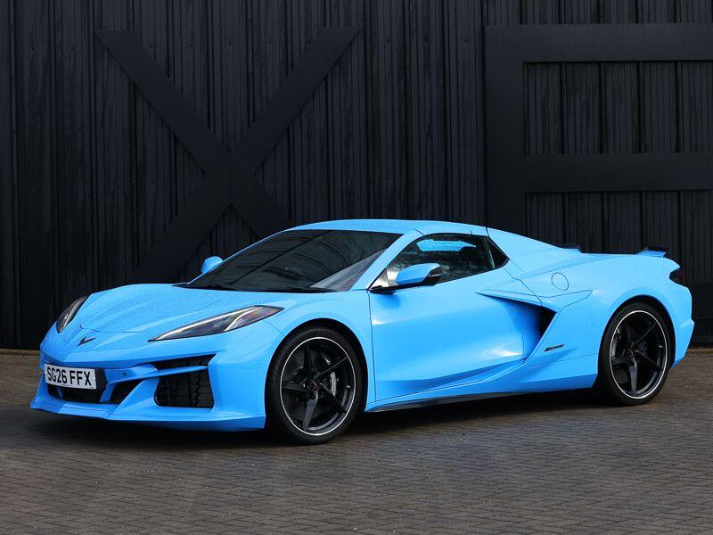 Chevrolet Corvette view 3