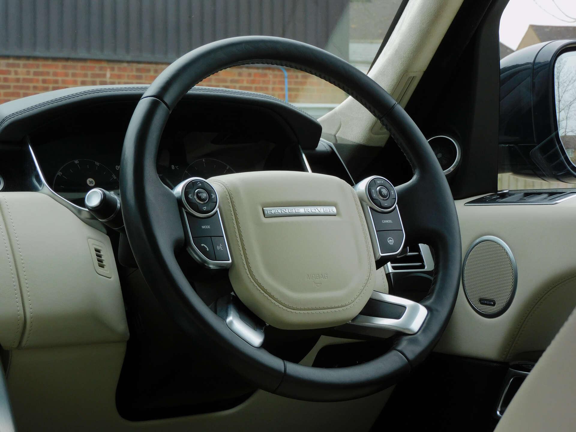 Land Rover Range Rover view 24