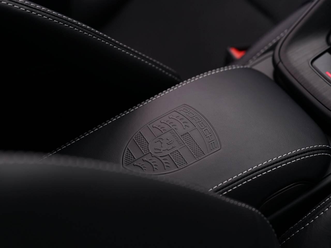 Porsche 911 view 45