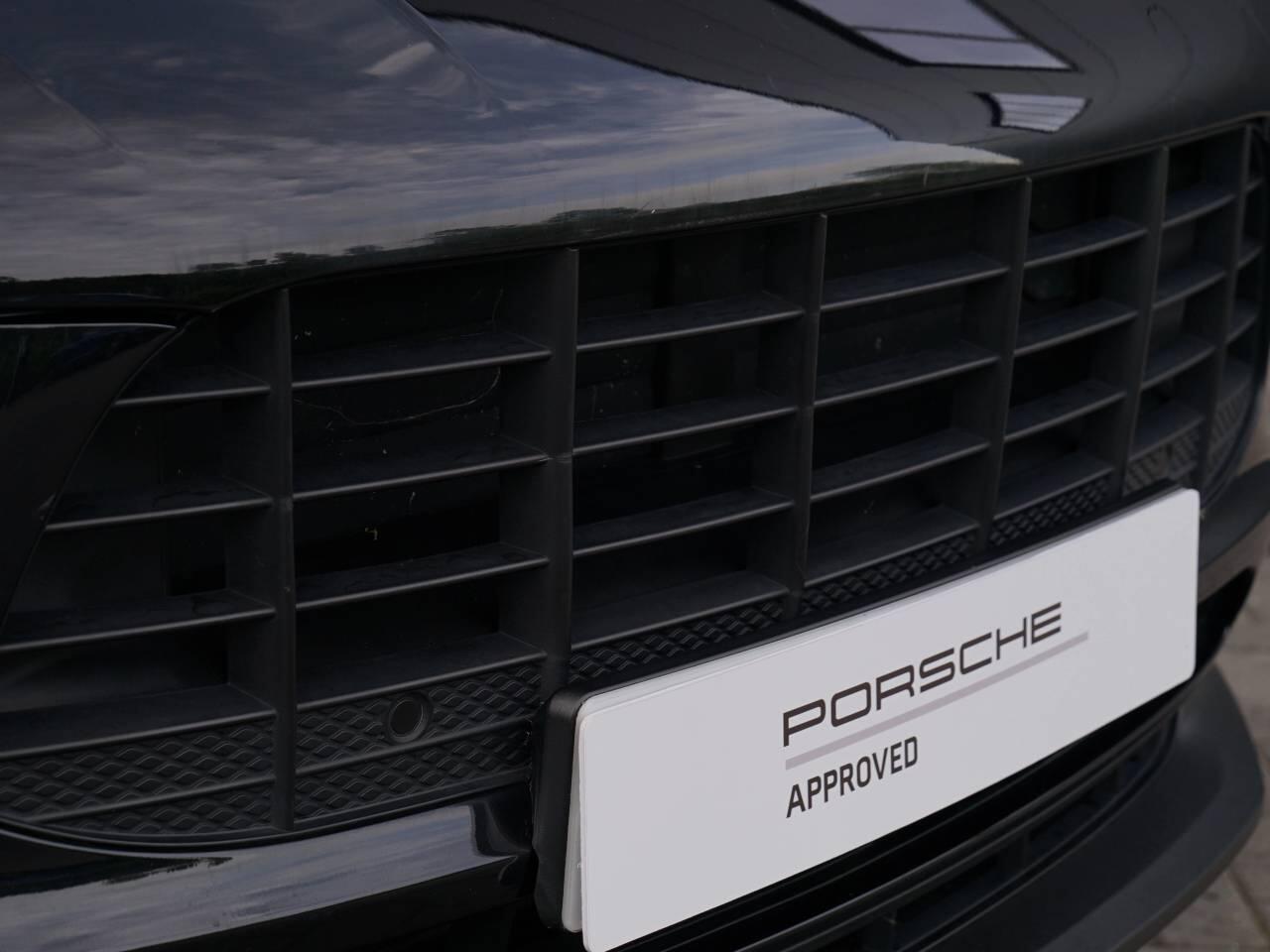 Porsche Macan view 48