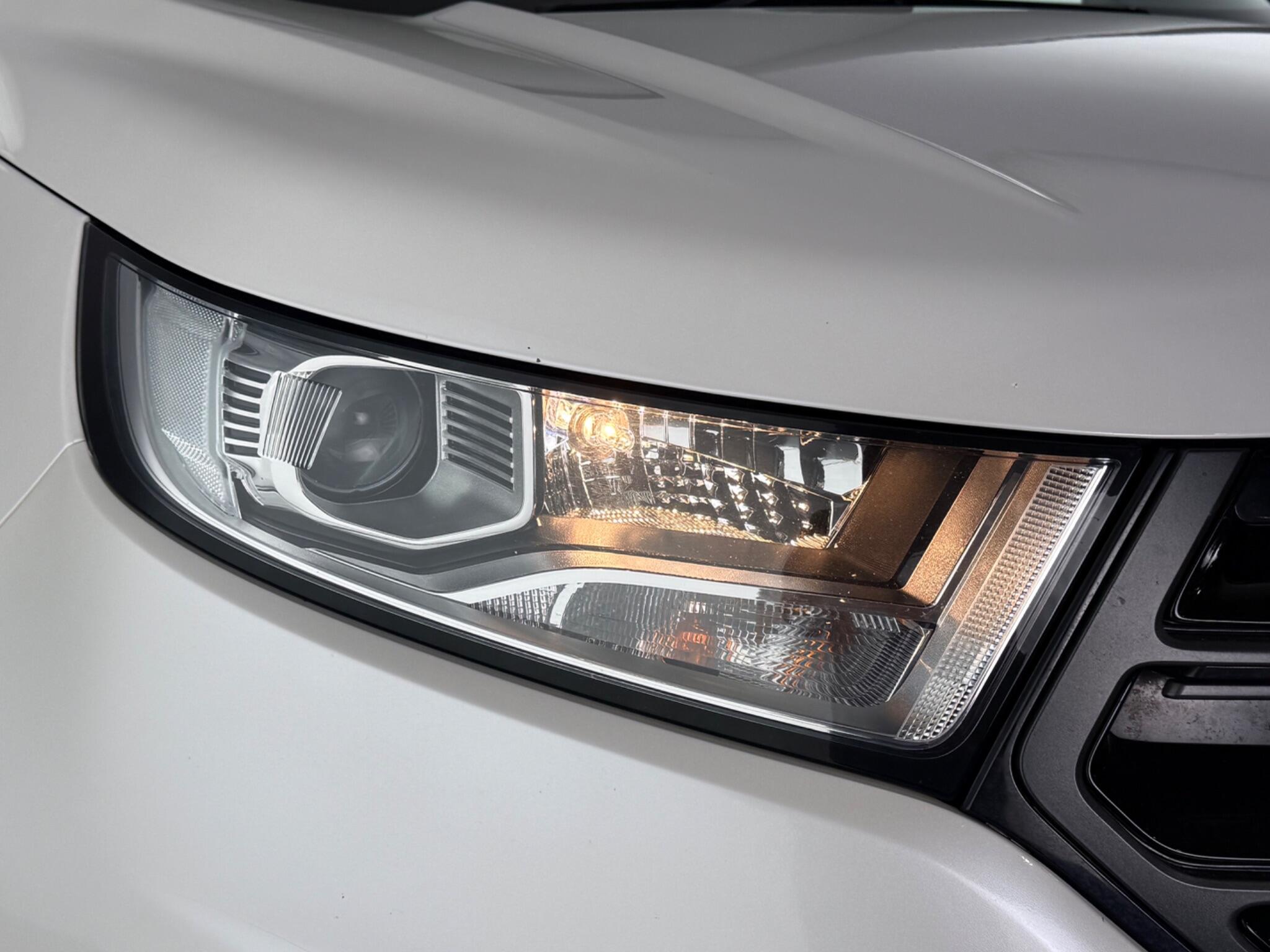 Ford Edge view 9