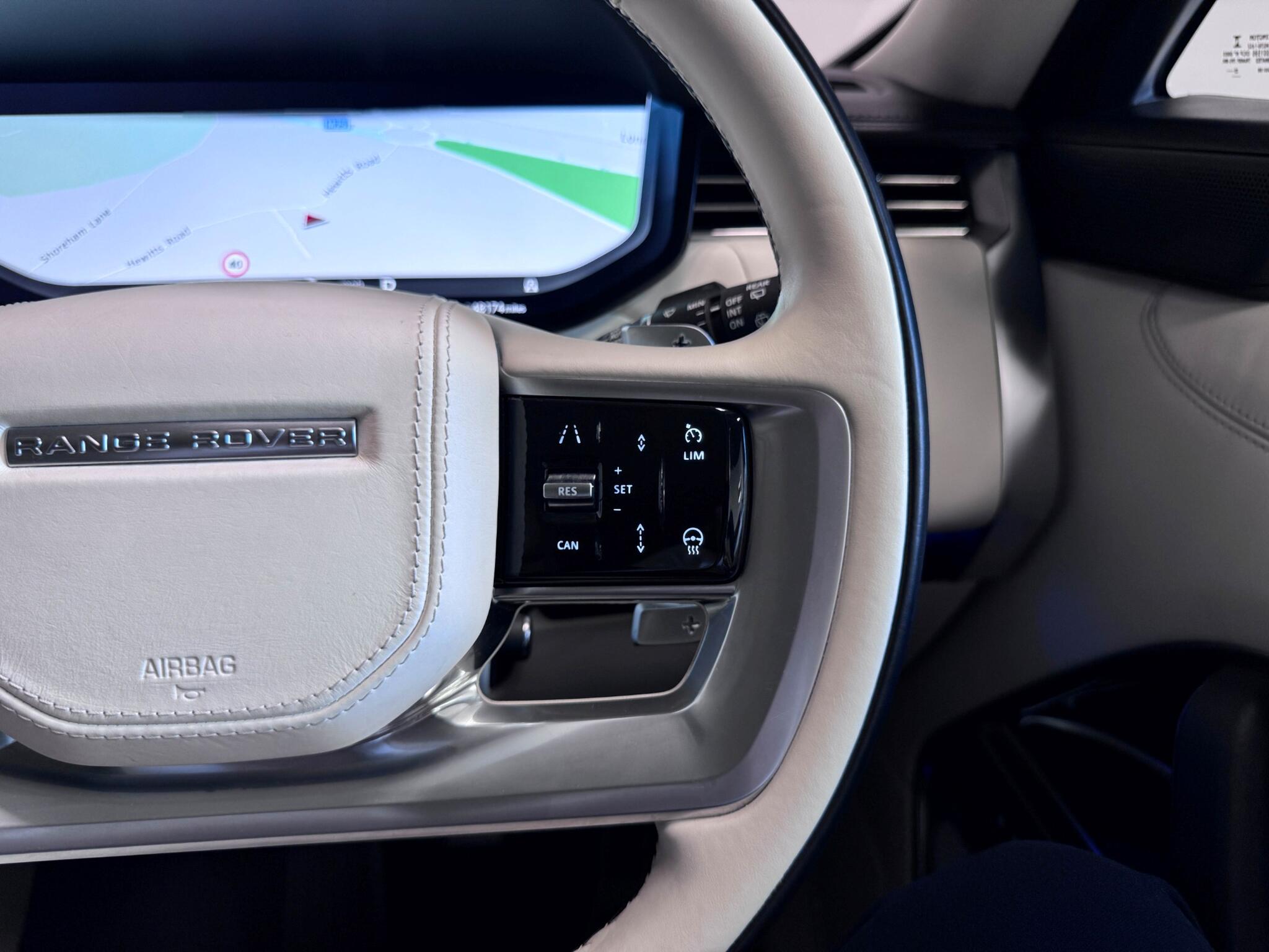Land Rover Range Rover view 18
