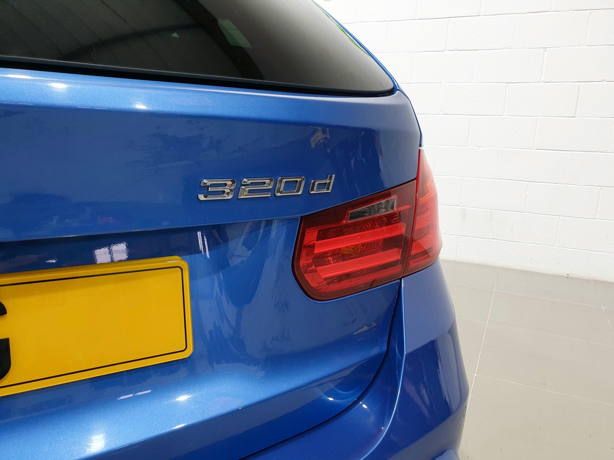 BMW 3 Series view 18
