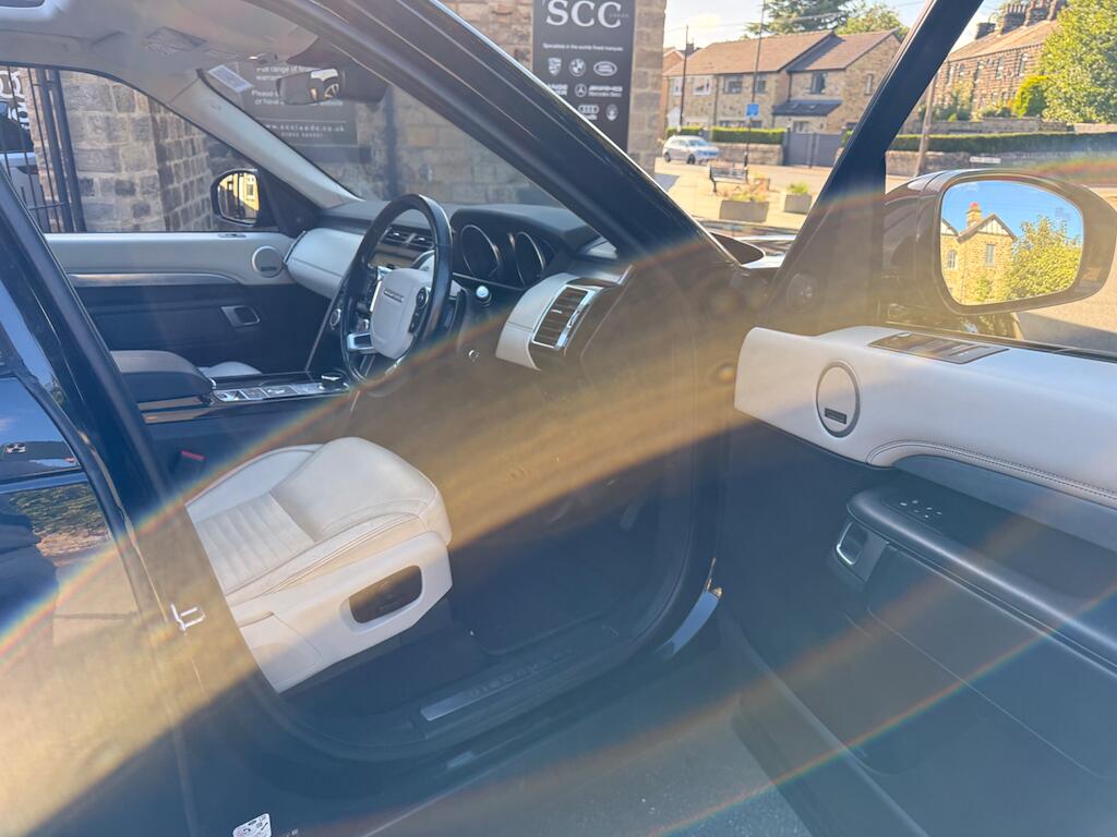 Land Rover Discovery view 34