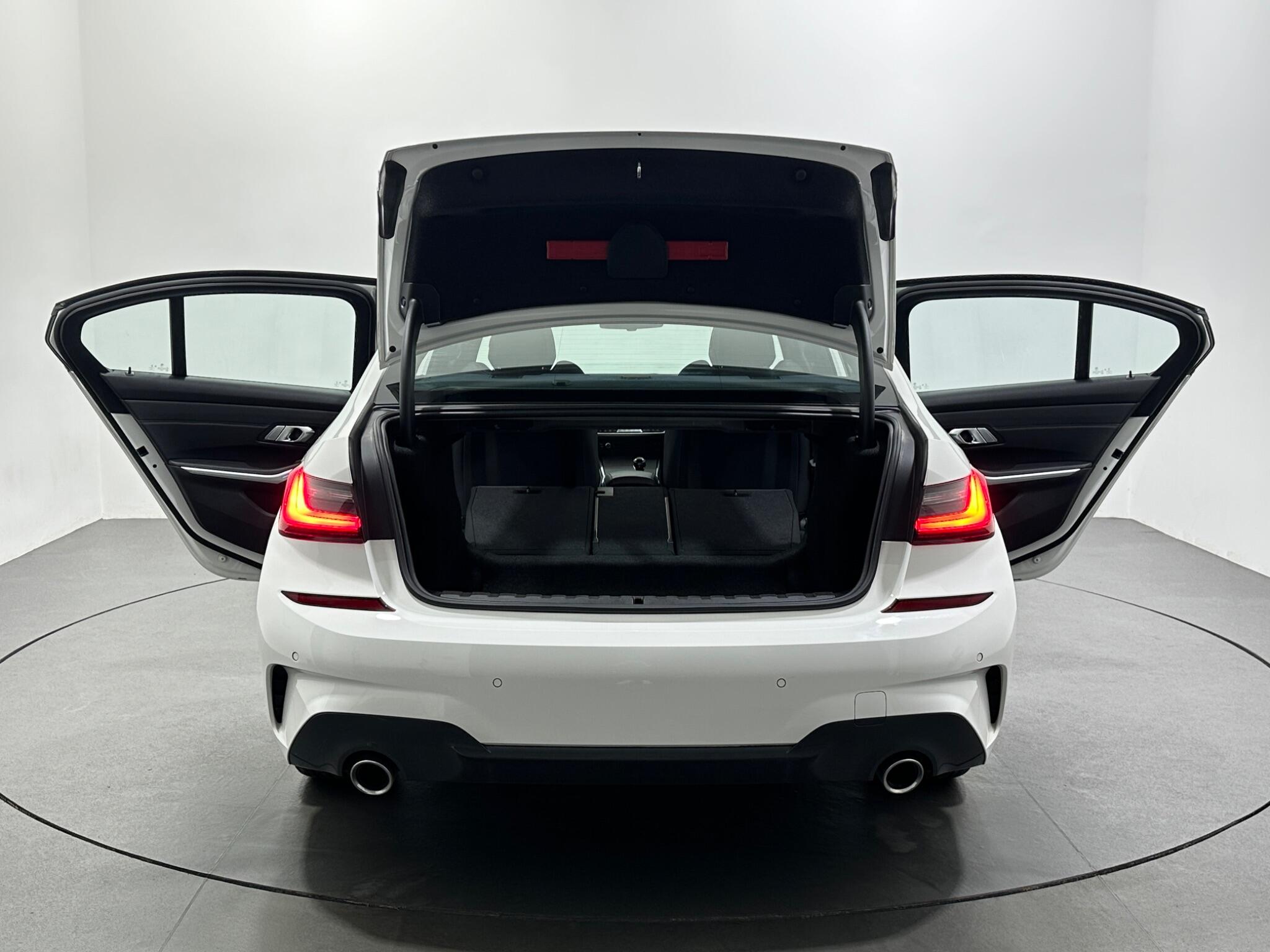 BMW 3 Series view 47