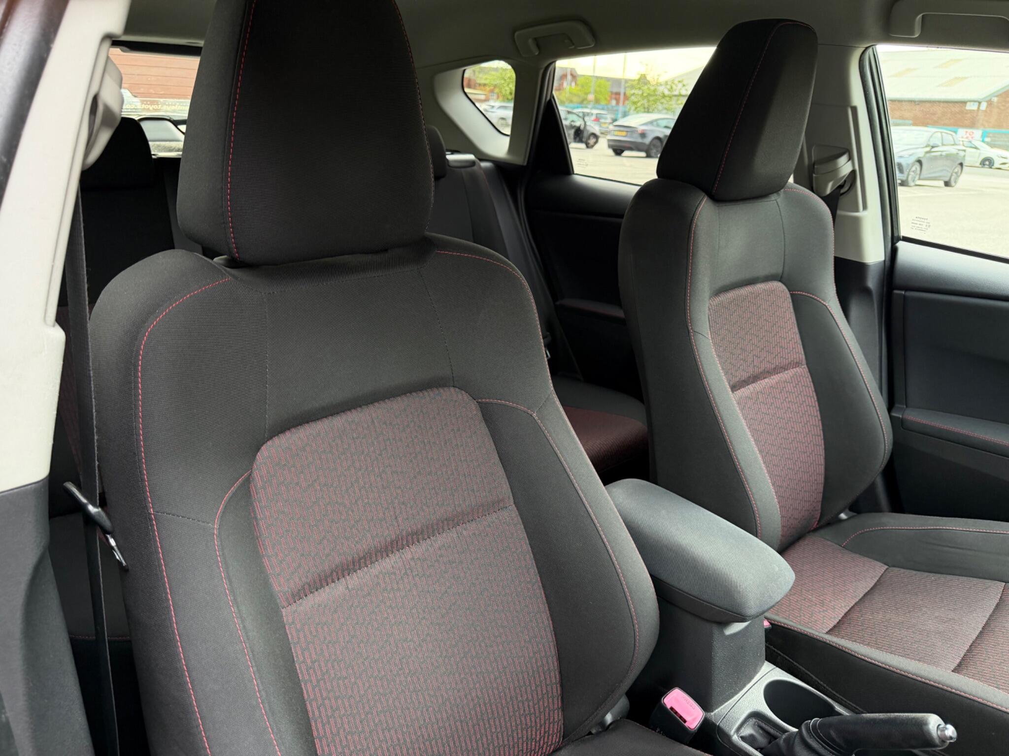Toyota Auris view 23