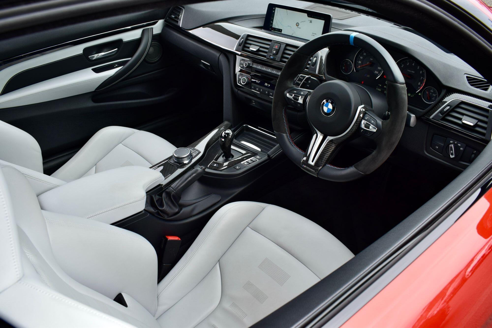 BMW M4 view 3